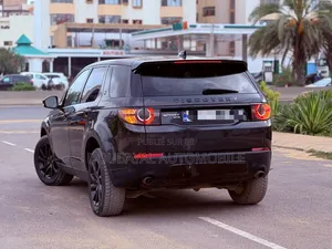Land Rover Discovery 2017 Noir Mat