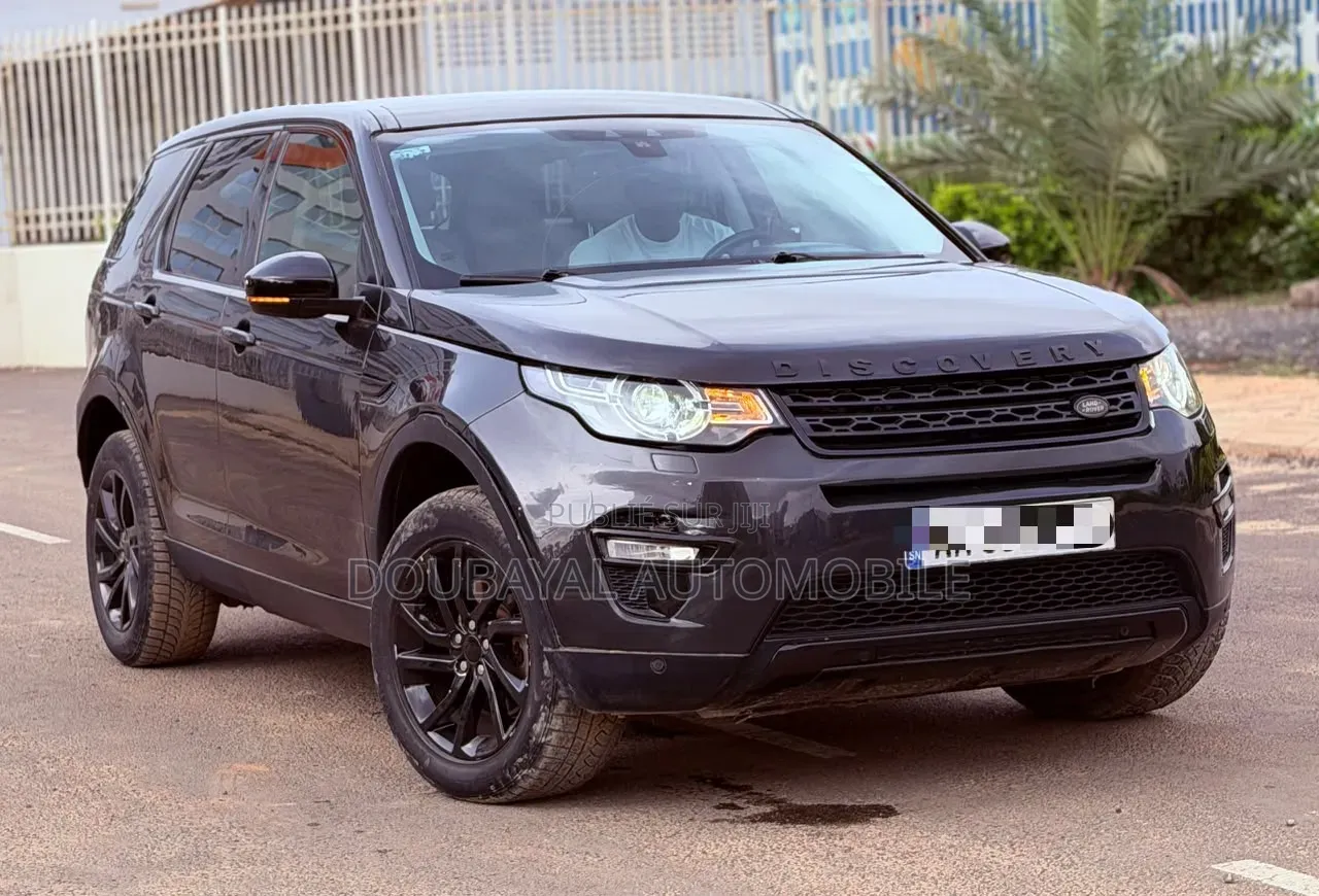 Land Rover Discovery 2017 Noir Mat