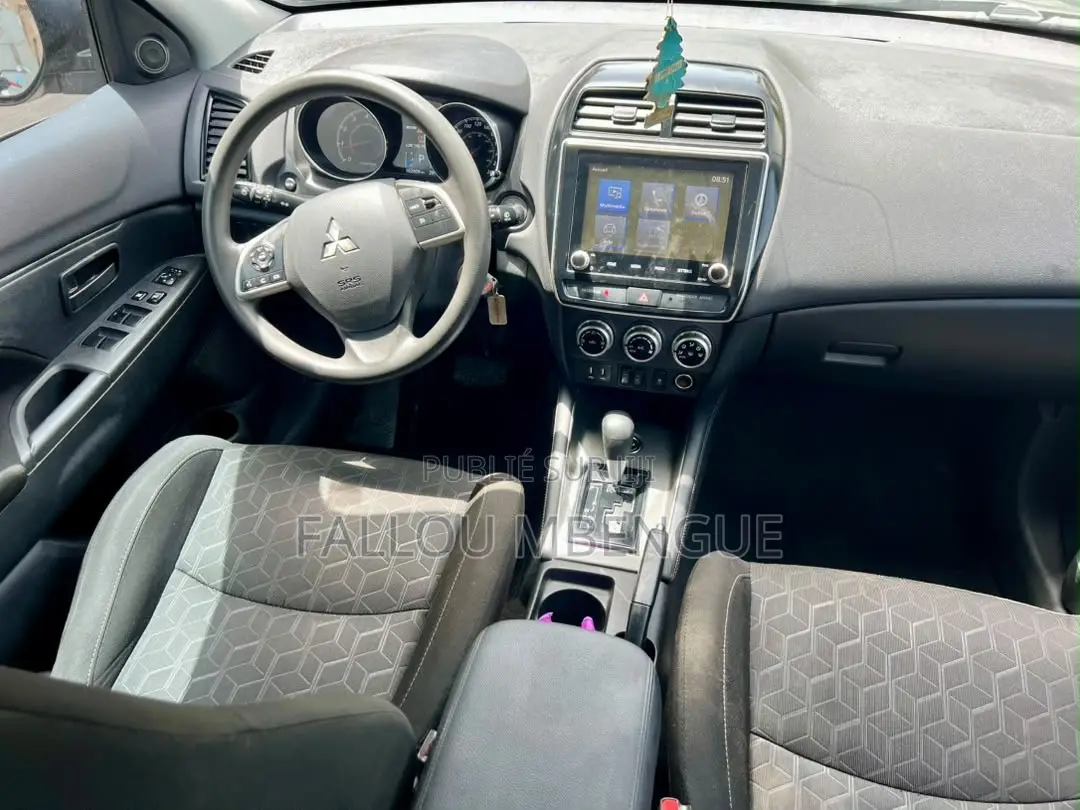 Mitsubishi RVR 2021 Gris