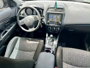 Mitsubishi RVR 2021 Gris