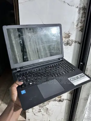 Ordinateur portable Acer Aspire ES 4GB Intel SSD 256GB