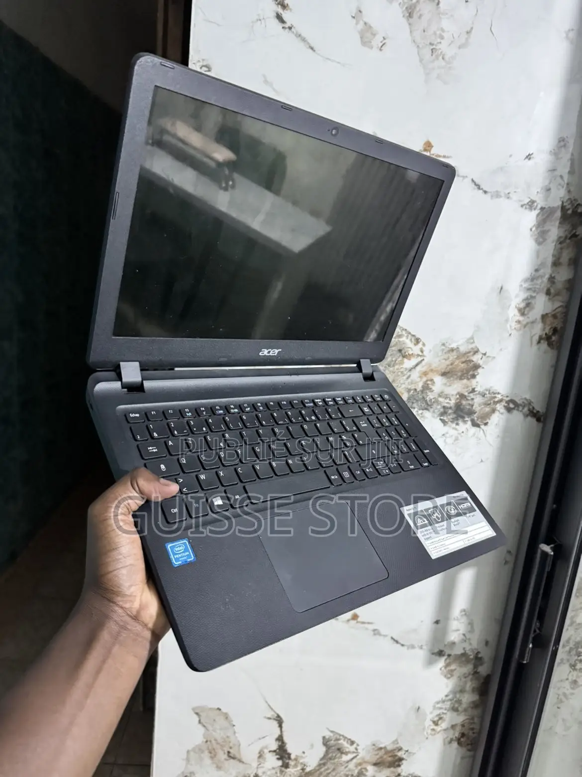 Ordinateur portable Acer Aspire ES 4GB Intel SSD 256GB