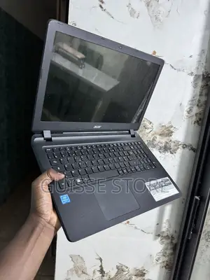 Ordinateur portable Acer Aspire ES 4GB Intel SSD 256GB