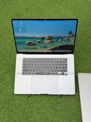 Nouveau Pomme MacBook Pro 2019 32GB Intel Core i7 SSD 512GB