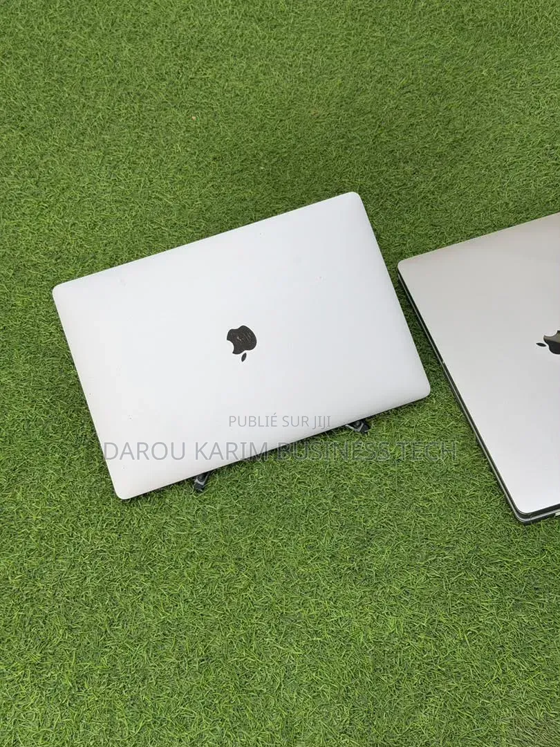 Nouveau Pomme MacBook Pro 2019 32GB Intel Core i7 SSD 512GB