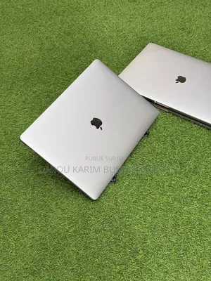 Nouveau Pomme MacBook Pro 2019 32GB Intel Core i7 SSD 512GB
