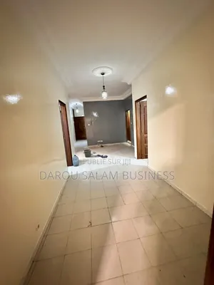3chbre Appartement dans Ouest Foire, Yoff à Louer