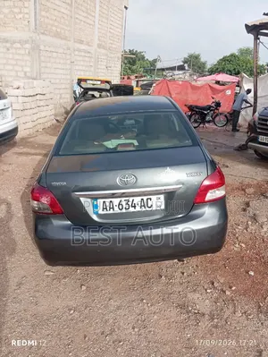 Toyota Yaris 2011 Gris