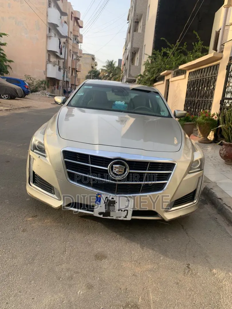 Cadillac CTS Luxury 4dr Sedan (3.6L 6cyl 8A) 2014 Beige
