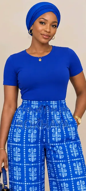 Ensemble Pantalon Bas Large Bleu Avec Top Bleu