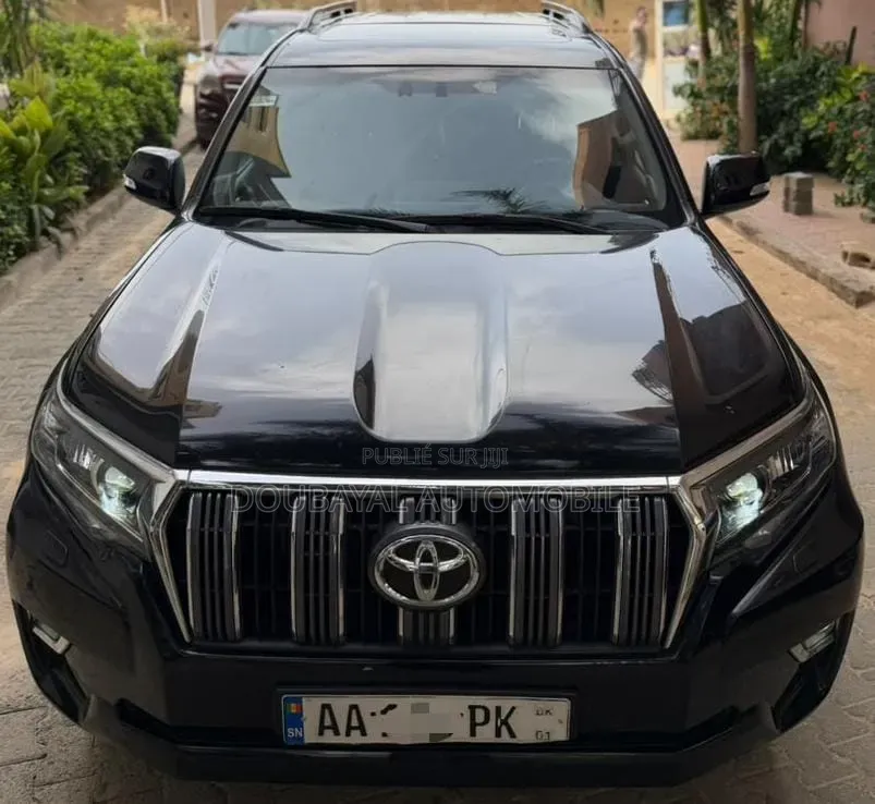 Toyota Land Cruiser Prado 2023 Noir Mat
