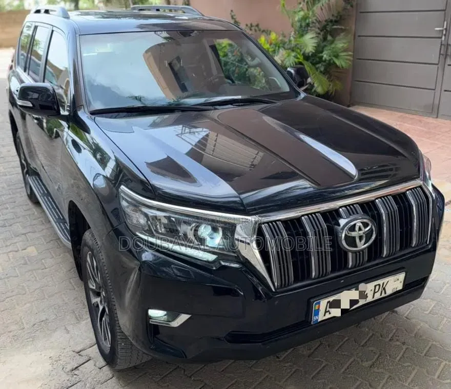 Toyota Land Cruiser Prado 2023 Noir Mat
