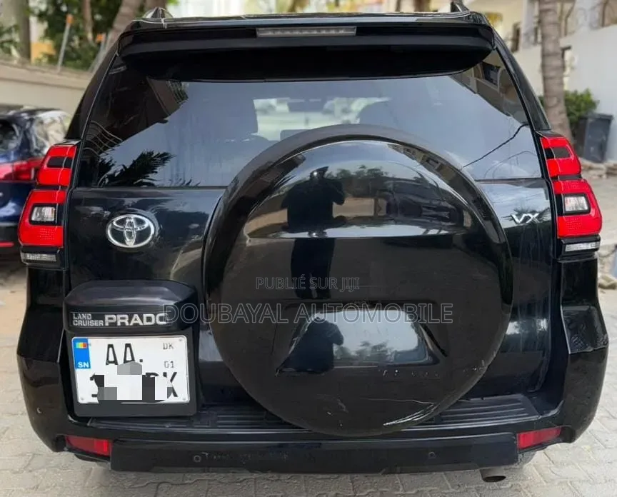Toyota Land Cruiser Prado 2023 Noir Mat