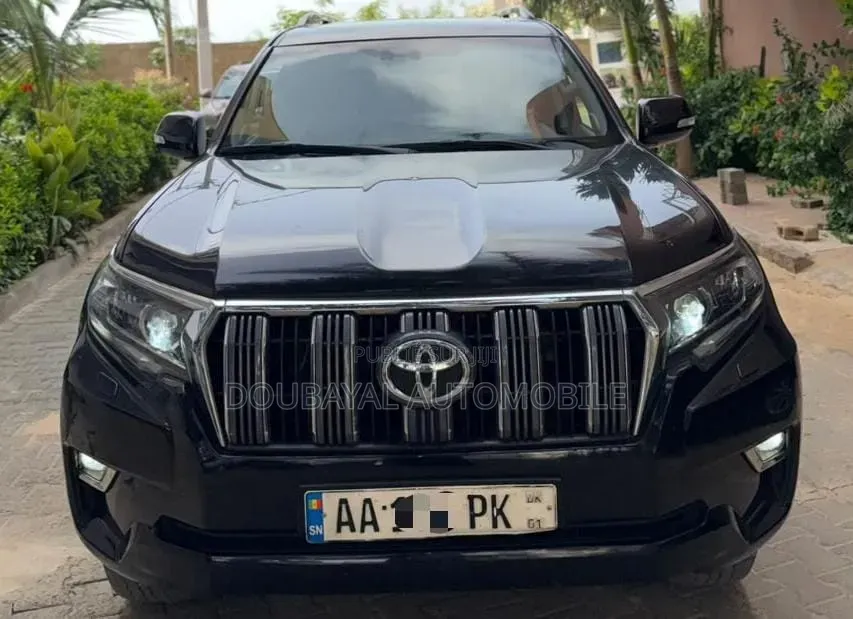 Toyota Land Cruiser Prado 2023 Noir Mat