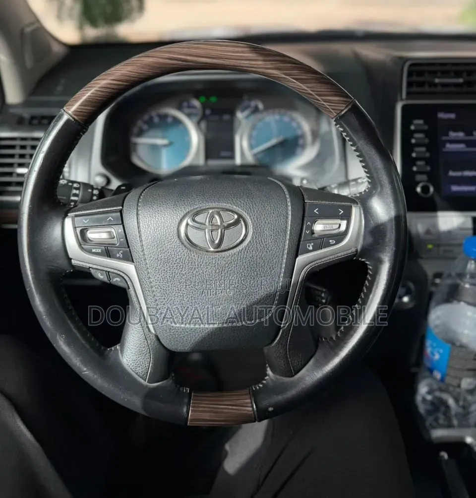 Toyota Land Cruiser Prado 2023 Noir Mat