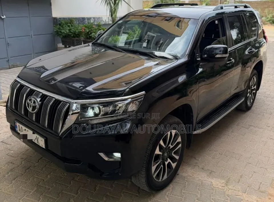 Toyota Land Cruiser Prado 2023 Noir Mat