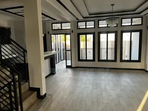 Meublé 4chbre Villa dans Villa À Vendre Golf, Thiès Sud à Vendre