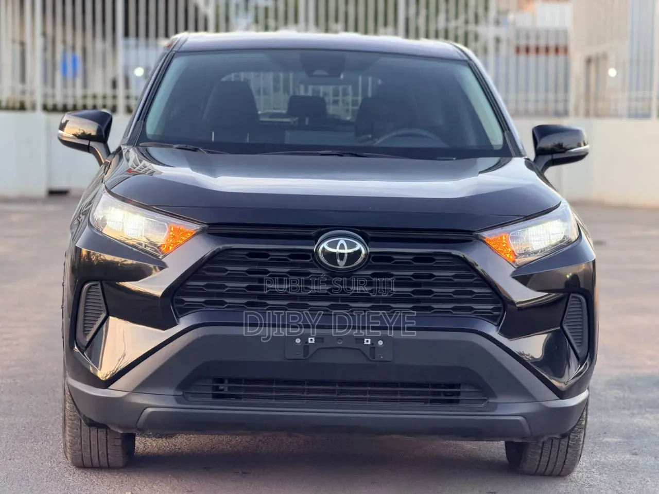 Toyota RAV4 LE 2025 Noir