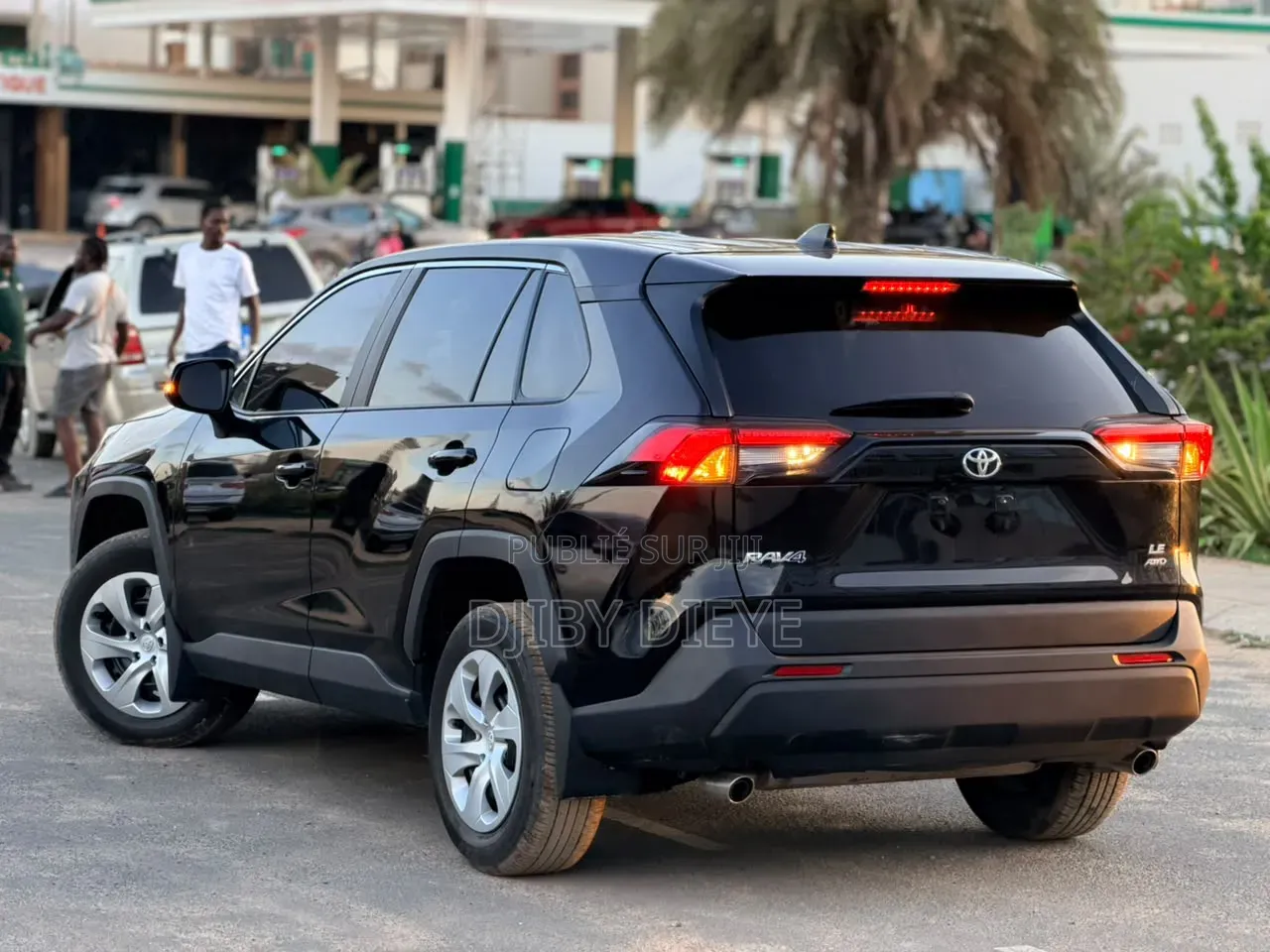 Toyota RAV4 LE 2025 Noir