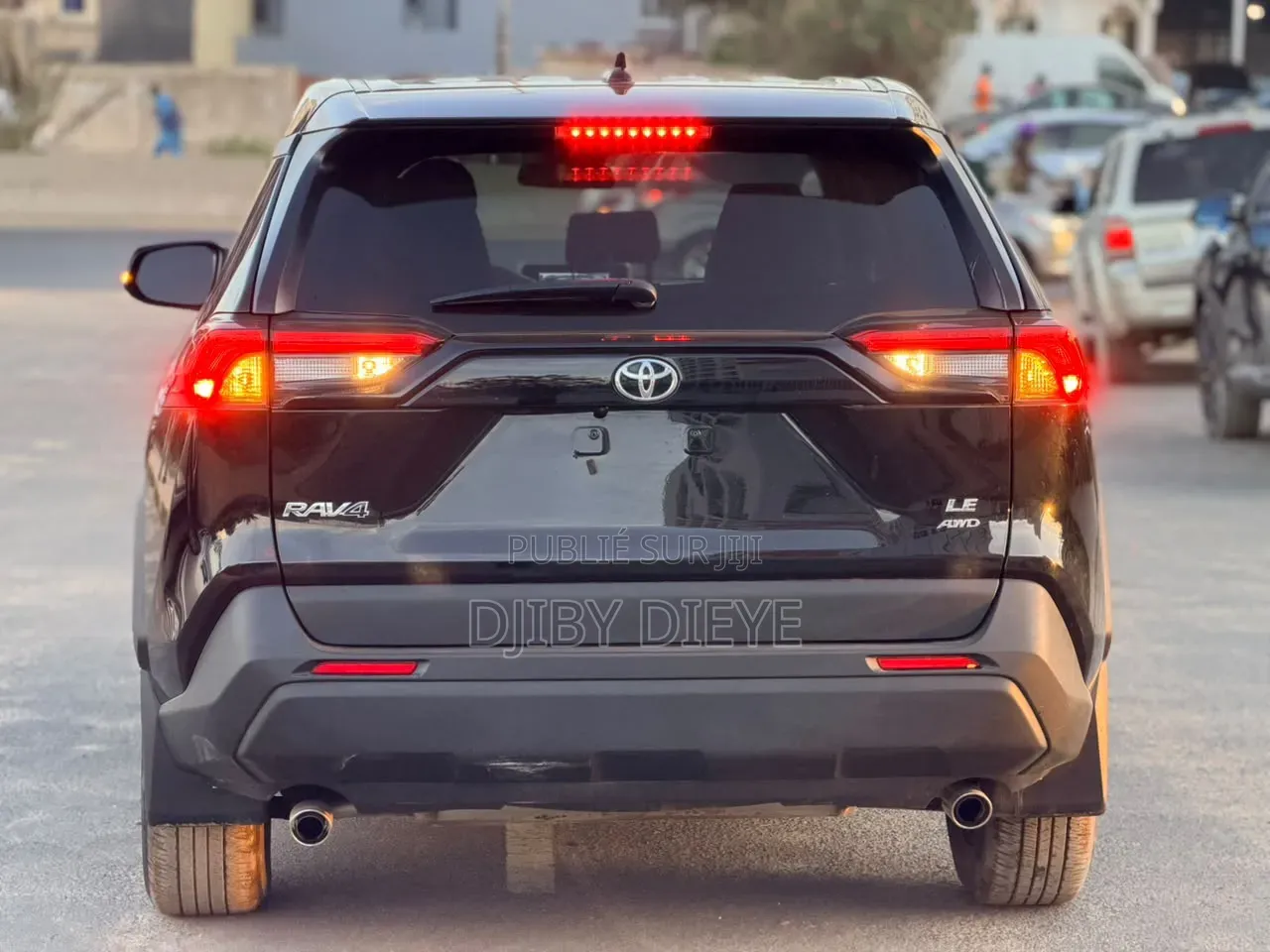 Toyota RAV4 LE 2025 Noir