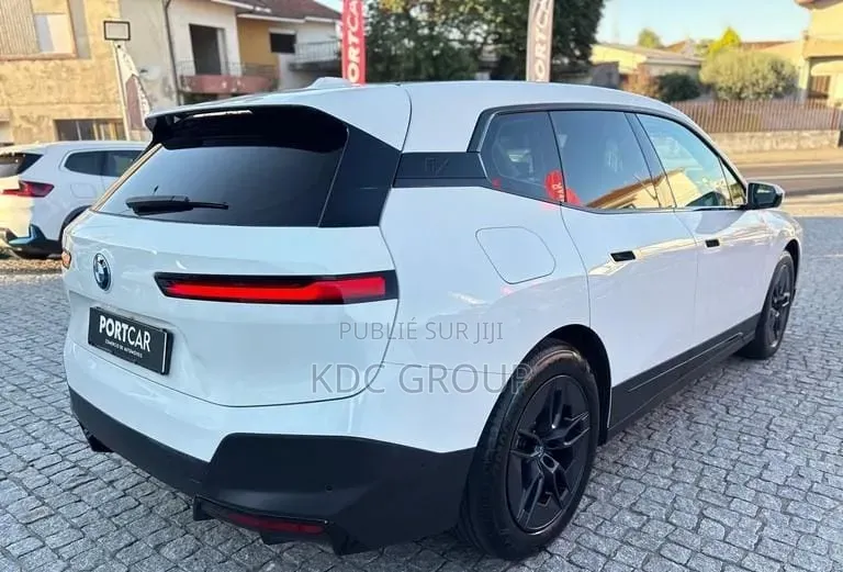 BMW iX 2023 Blanc