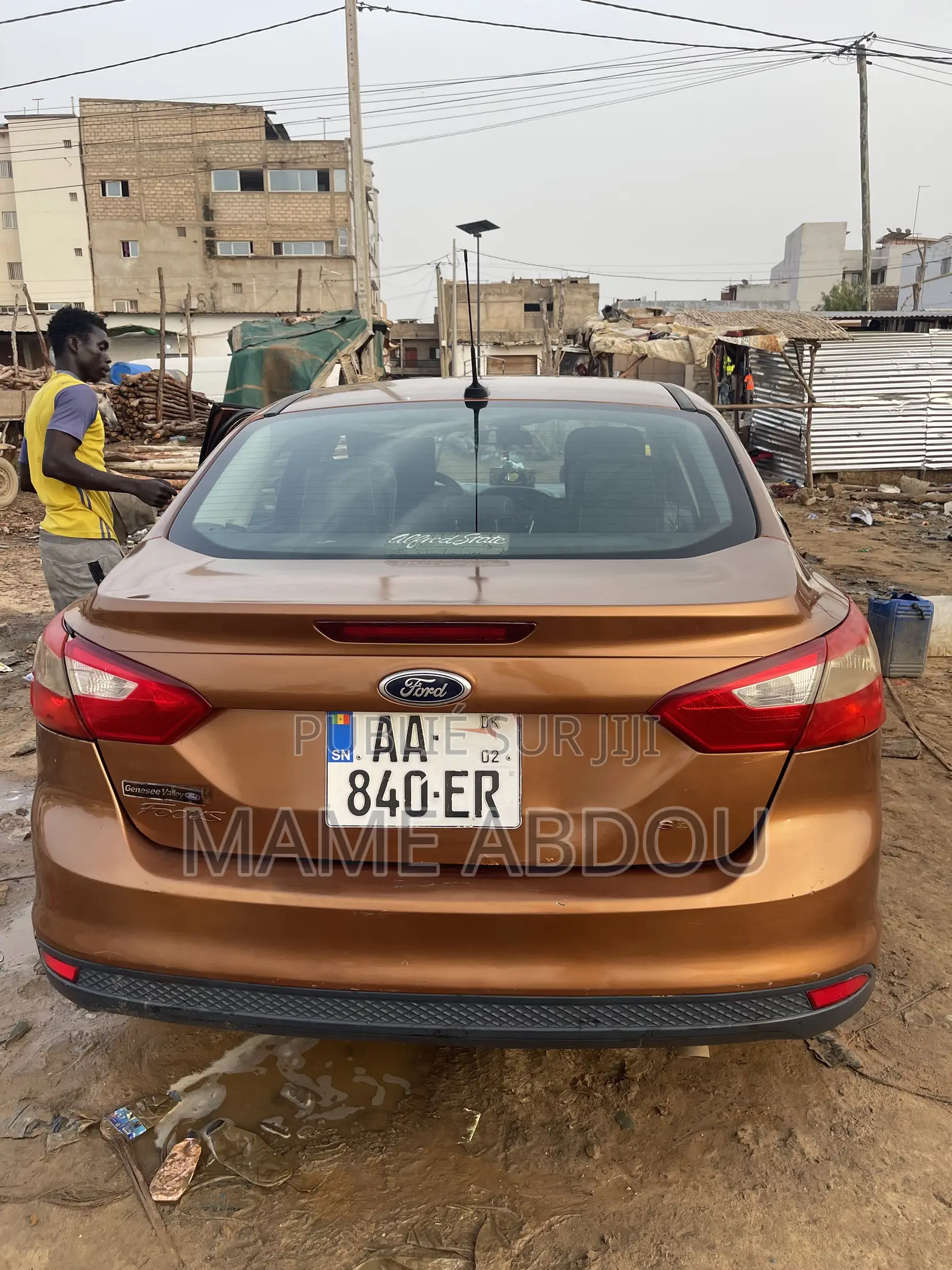 Ford Focus SE 5-Door 2013 Doré