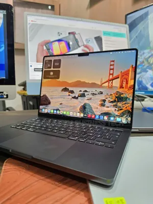 Nouveau Pomme MacBook Pro 2023 M3 Pro 18GB Apple M3 Pro SSD 512GB