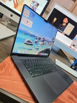Nouveau Pomme MacBook Pro 2024 M4 Pro 24GB Apple M4 Pro SSD 512GB