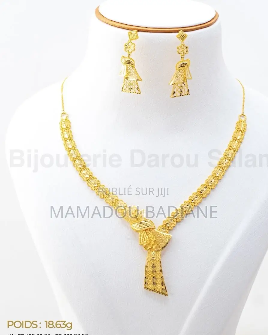 Collier Et Boucles D’oreilles en or 18 Importé