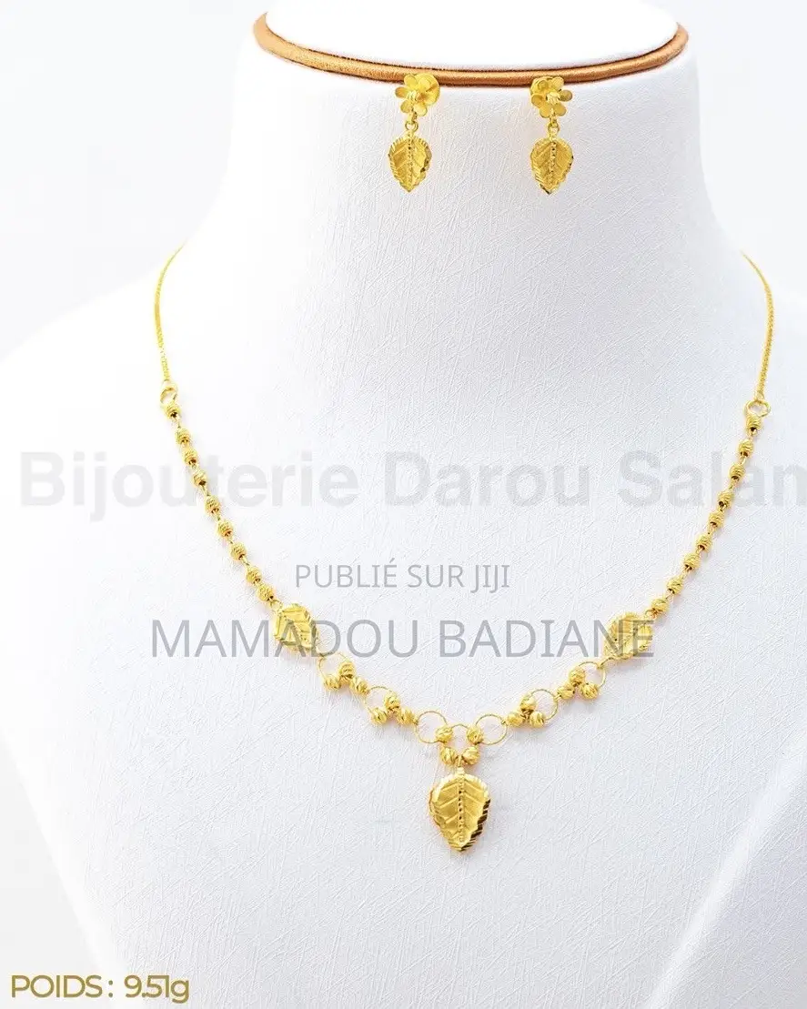 Collier Et Boucles D’oreilles en or 18 Importé