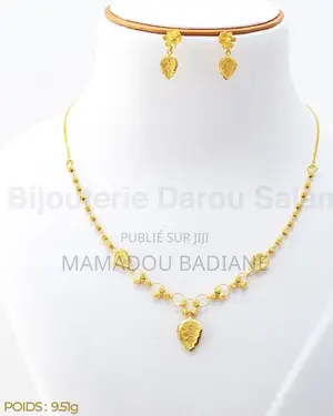 Collier Et Boucles D’oreilles en or 18 Importé