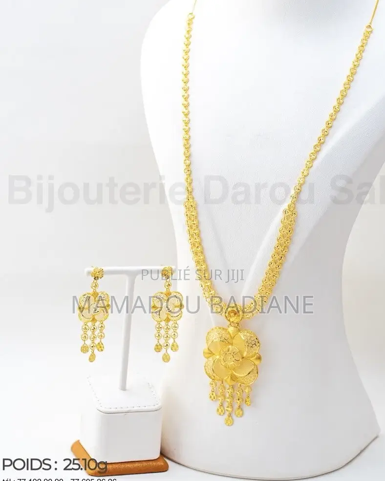 Collier Et Boucles D’oreilles en or 18 Importé