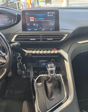 Peugeot 5008 2020 Gris