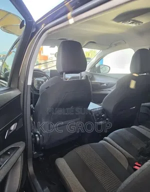 Peugeot 5008 2020 Gris