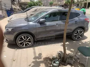 Nissan Qashqai 2015 Gris