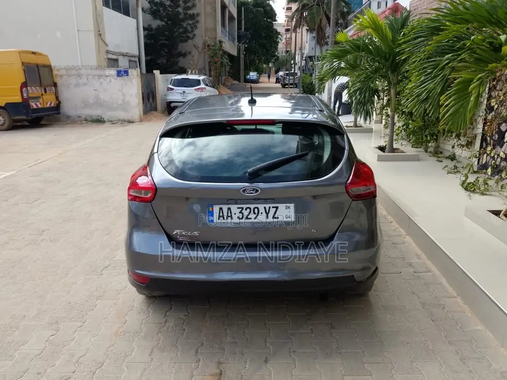 Ford Focus 2018 Gris