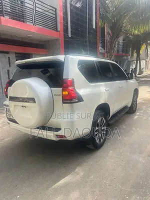 Toyota Land Cruiser Prado 2022 Blanc