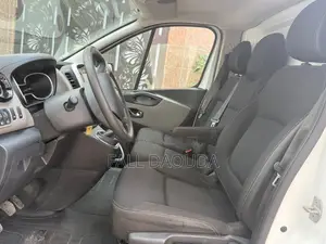 Renault Traffic 2018 Blanc