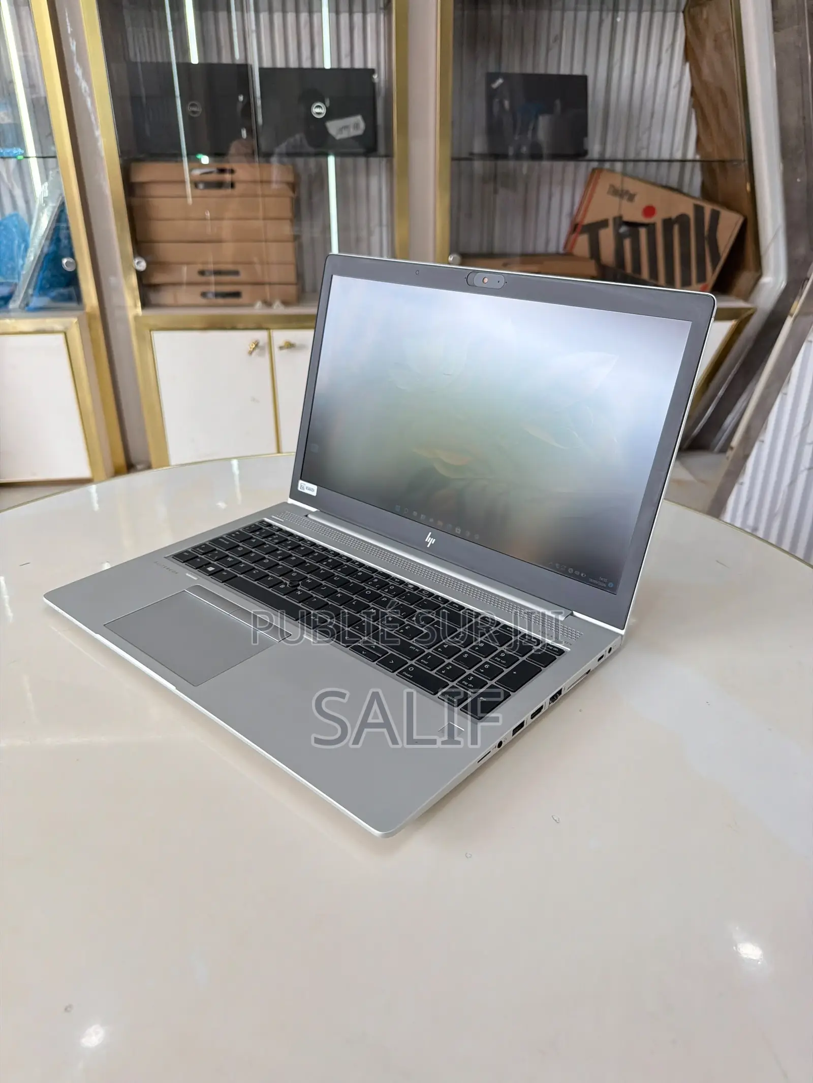 Ordinateur portable HP 14-dq1025cl 8GB Intel Core i5 SSD 256GB