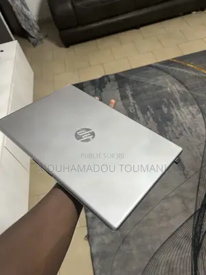 Ordinateur portable HP 250 G10 8GB AMD SSD 500GB