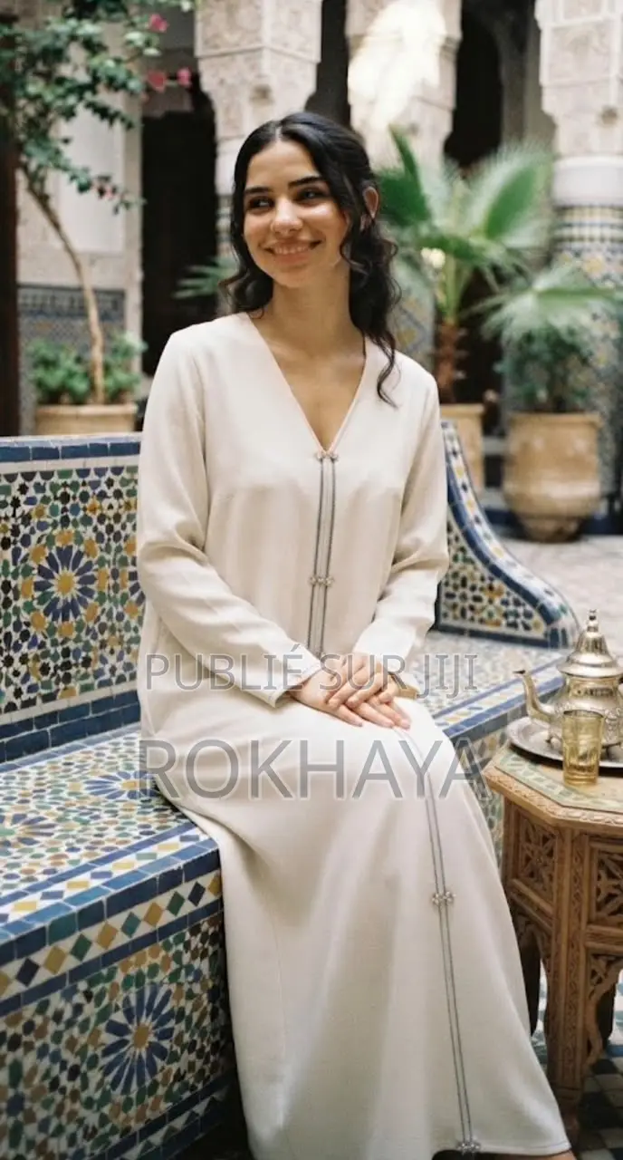 Abaya Élégance Lait : Le Raffinement Au Quotidien