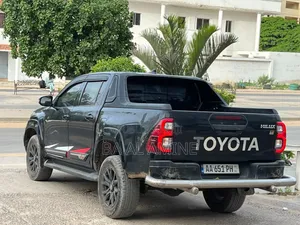 Toyota Hilux 2024 Noir