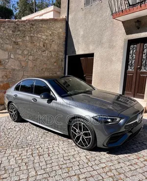 Mercedes-Benz C300 2024 Gris