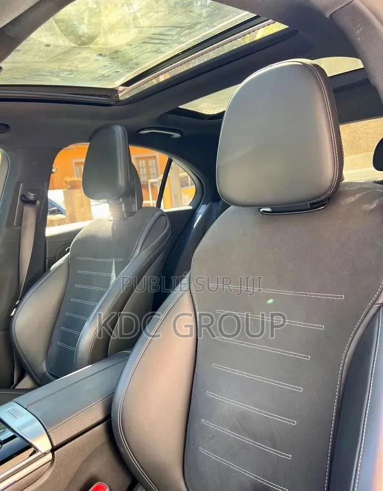 Mercedes-Benz C300 2024 Gris