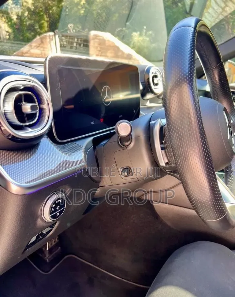 Mercedes-Benz C300 2024 Gris
