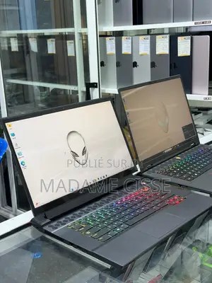 Nouveau Alienware M16 R2 16GB Intel Core Ultra 9 SSD 1T