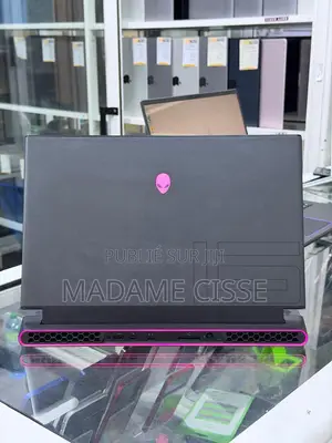Nouveau Alienware M16 R2 16GB Intel Core Ultra 9 SSD 1T