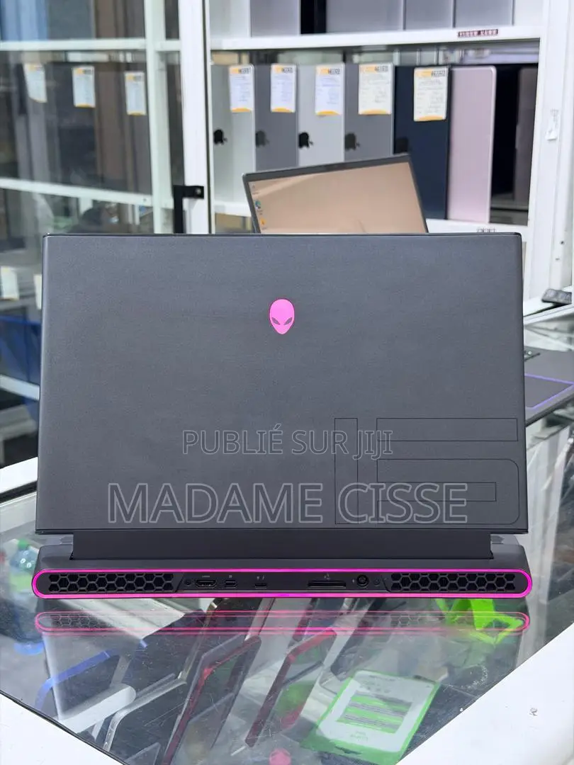 Nouveau Alienware M16 R2 16GB Intel Core Ultra 9 SSD 1T