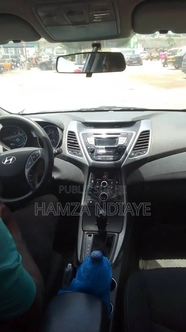 Hyundai Elantra 2016 Gris
