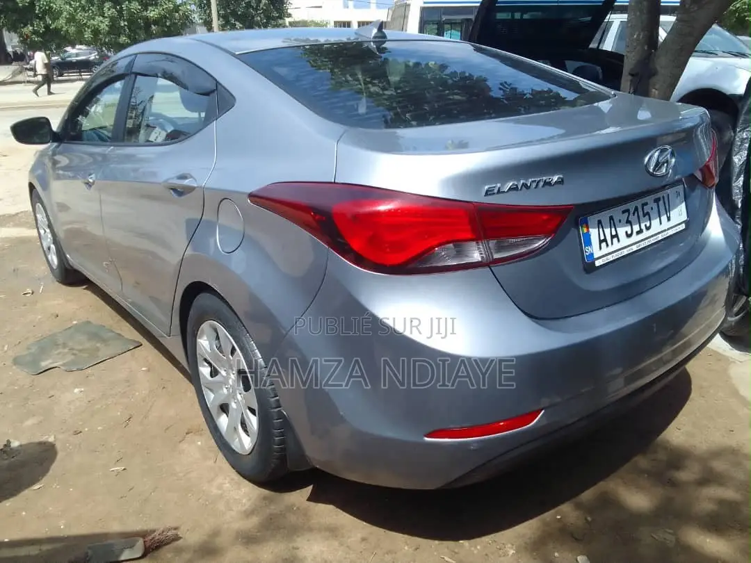 Hyundai Elantra 2016 Gris